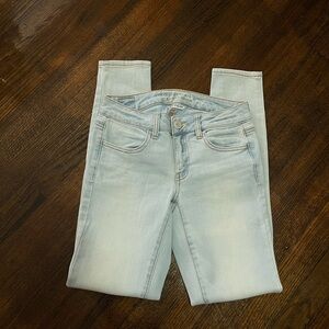 American Eagle Outfitters Light Wash Skinny Jeans *